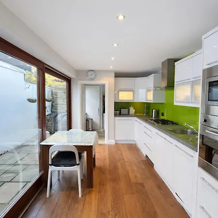 Ferienhaus Contemporary 2bdr Retreat *