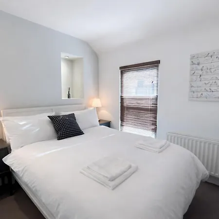 Contemporary 2bdr Retreat *