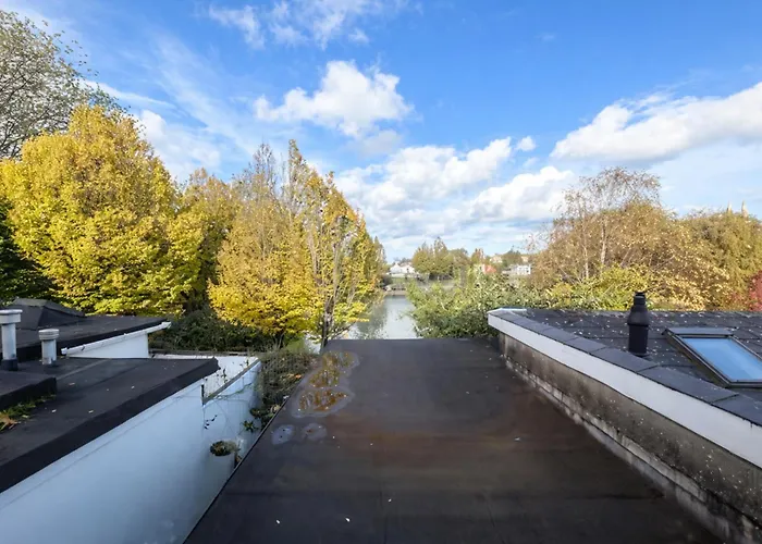 Contemporary 2bdr Retreat