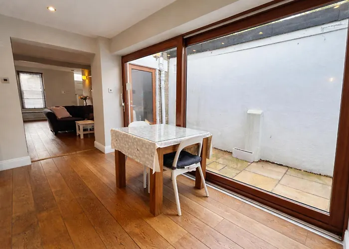 Contemporary 2bdr Retreat * Dublin